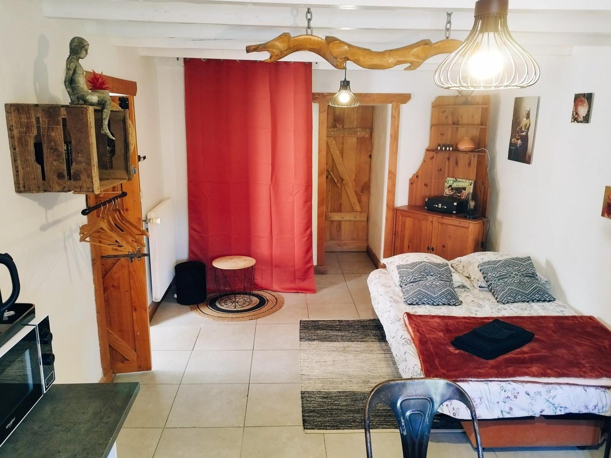 Charmant Studio Tout Equipe Olliergues Экстерьер фото